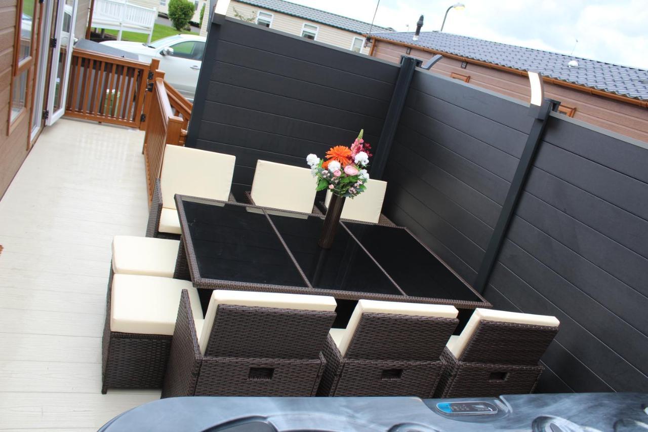 Moonlight Ridge -2 Bedroom With Hot Tub Felton (Northumberland)